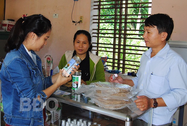 Sản phẩm dầu dừa tinh khiết của HTXNN Ngọc An được bình chọn là sản phẩm công nghiệp nông thôn tiêu biểu cấp quốc gia năm 2019.