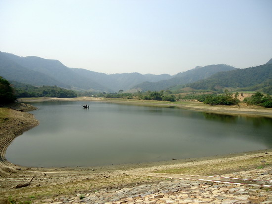 Hồ Tà Niêng đã xuống đến mực nước chết không đủ tưới cho vụ HT 2016.