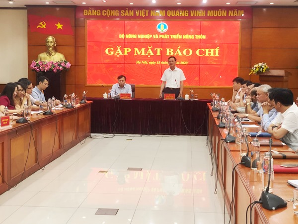 Khung cảnh buổi họp báo